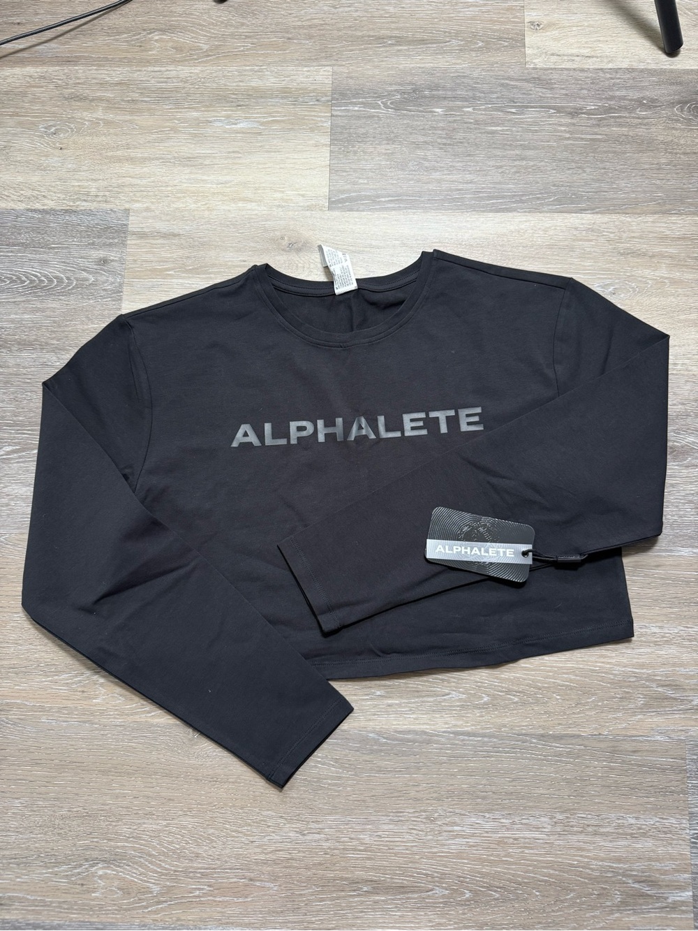 Alphalete Core LS Crop Tee - Black